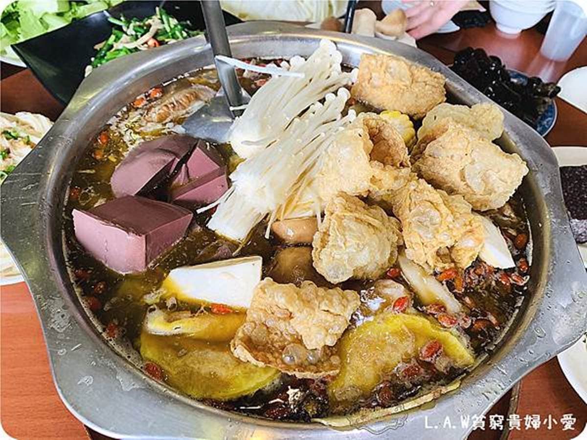 CP值超高!中壢平價薑母鴨分量十足,內用蔥鴨油拌飯、麵線免費吃到飽 CP值超高!中壢平價薑母鴨分量十足,內用蔥鴨油拌飯、麵線免費吃到飽