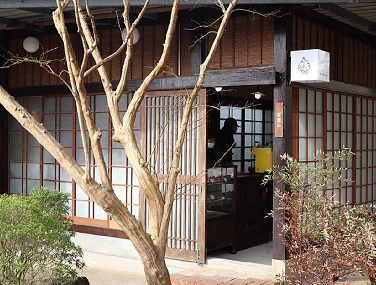 1秒到京都!竹北町屋風咖啡廳有碎石庭院,必嘗「草莓菓子包」配單品拿鐵 1秒到京都!竹北町屋風咖啡廳有碎石庭院,必嘗「草莓菓子包」配單品拿鐵