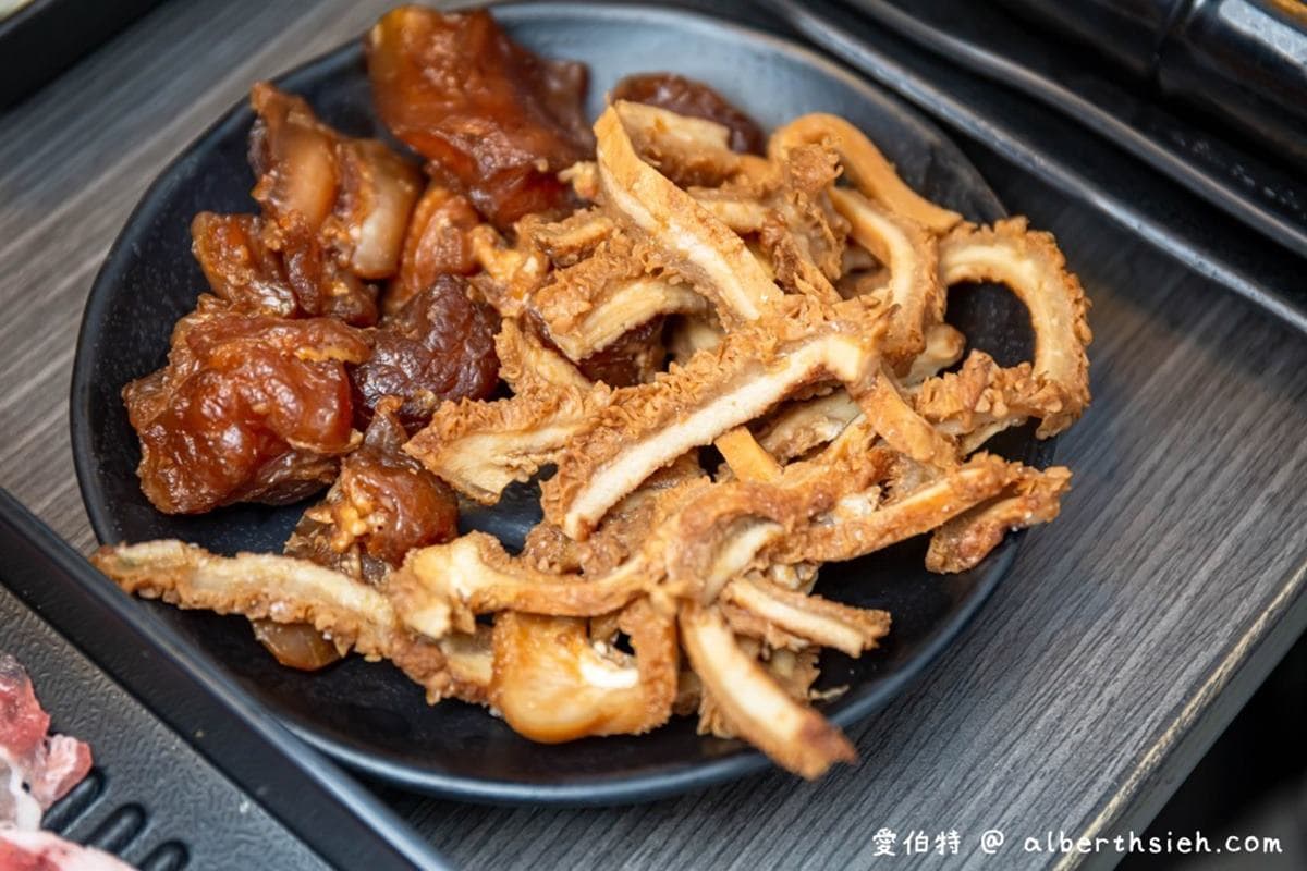 肉控怒吃囉！新莊火鍋吃到飽獨創養生鍋+原塊肉，還有超夯觀音茶冰淇淋