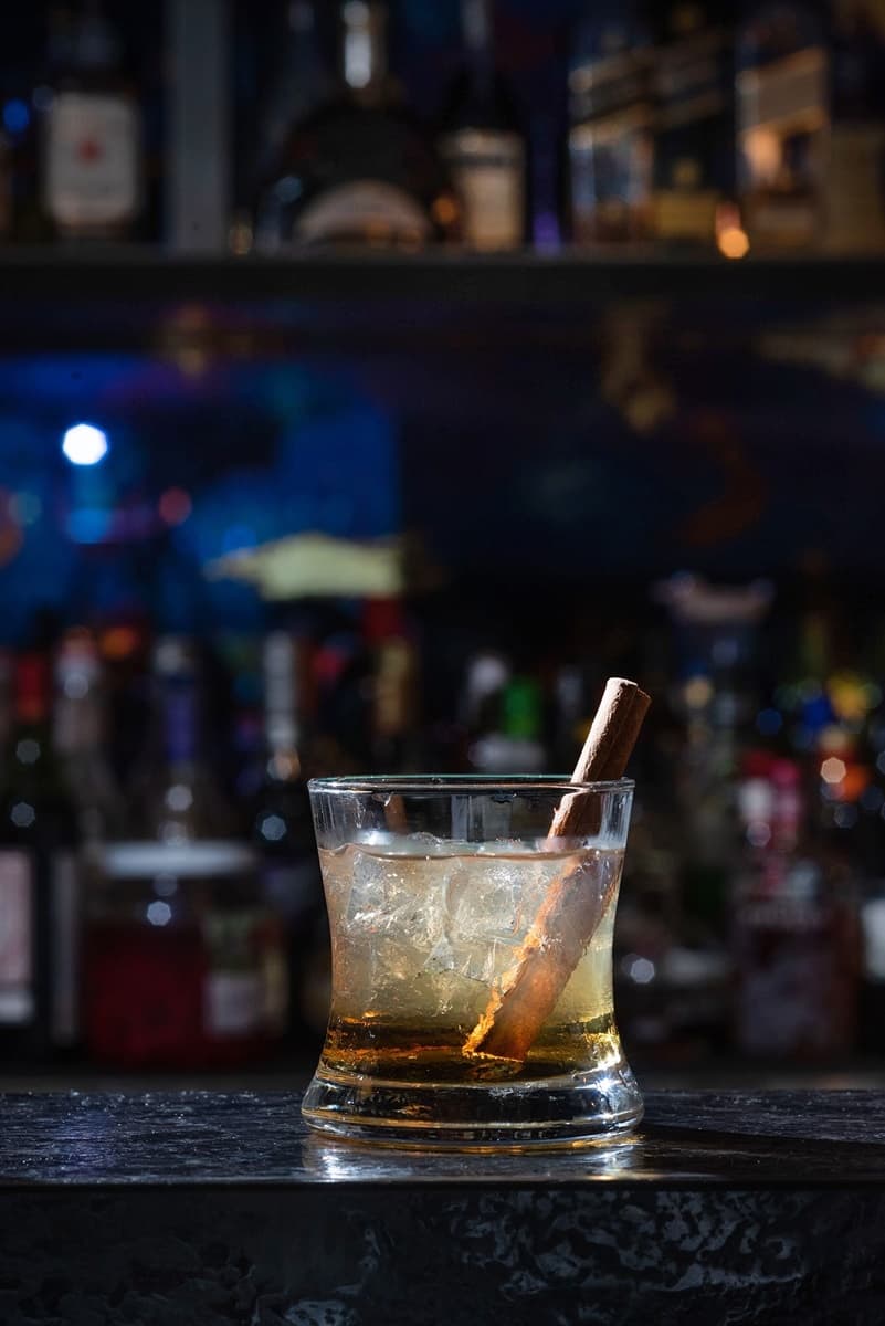 比夜店入場還便宜！全台獨創「威士忌喝到飽」2小時無限暢飲，最低每小時只要400元