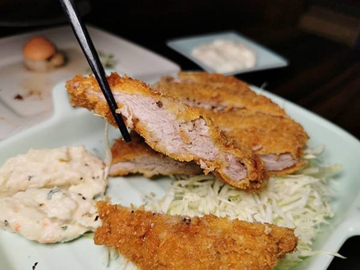 饕客衝台中囉！龍蝦兩吃只要888元，再嗑豬油拌飯、冷麵攪半熟蛋