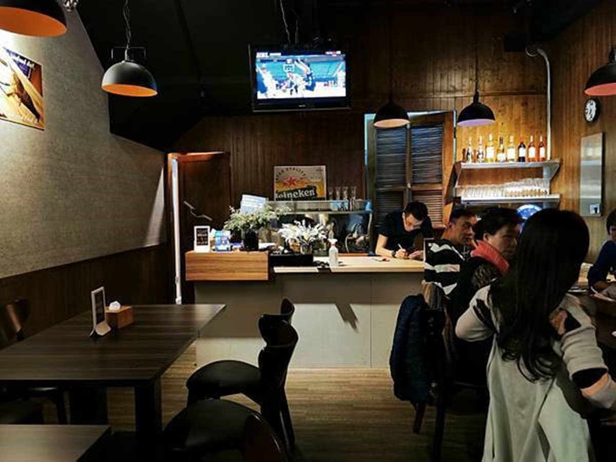 饕客衝台中囉！龍蝦兩吃只要888元，再嗑豬油拌飯、冷麵攪半熟蛋