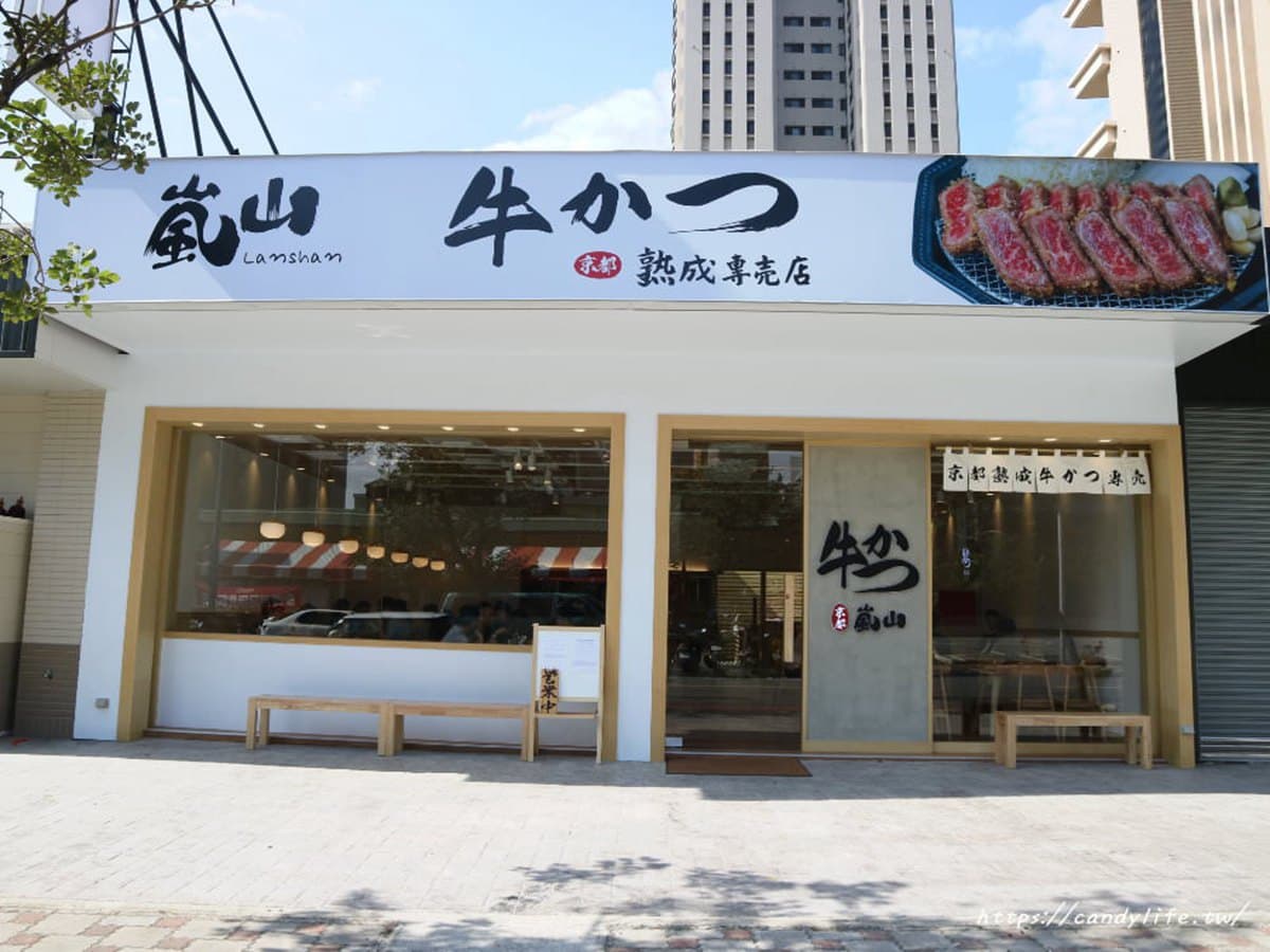 肉控會愛！台中邪惡系丼飯帶骨牛小排堆成一座山，軟嫩多汁炸牛排也必點