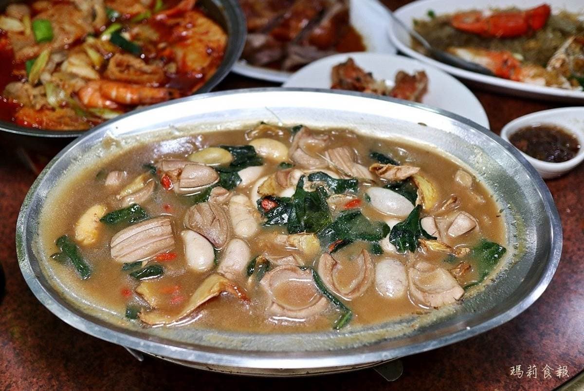 吃生猛海鮮不用跑漁港！饕客最愛台中聚餐餐廳，必點避風塘大蝦、紅蟳粥
