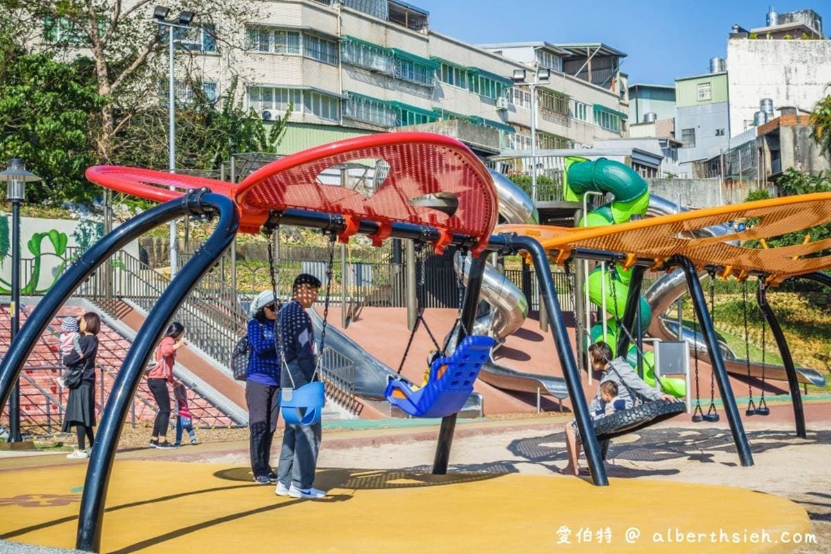 炮仗花都開好了！鶯歌公園3D彩繪階梯處處有驚喜，小孩瘋玩超高溜滑梯
