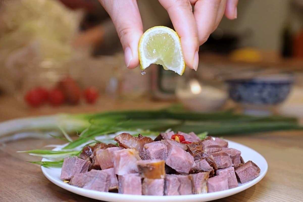 台南美食就是狂!想吃神祕滷牛肉要到「書局」買,老饕最推一咬即斷厚牛肚 台南美食就是狂!想吃神祕滷牛肉要到「書局」買,老饕最推一咬即斷厚牛肚