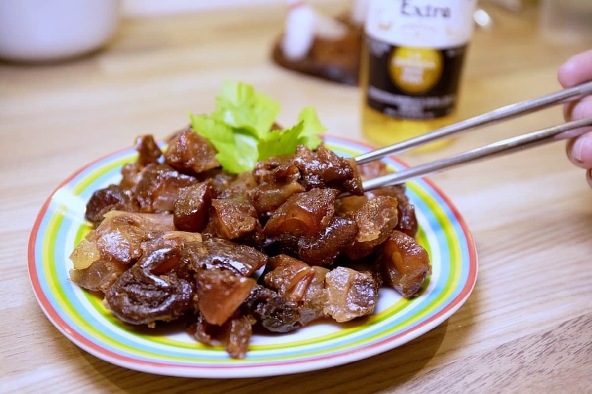 台南美食就是狂!想吃神祕滷牛肉要到「書局」買,老饕最推一咬即斷厚牛肚 台南美食就是狂!想吃神祕滷牛肉要到「書局」買,老饕最推一咬即斷厚牛肚