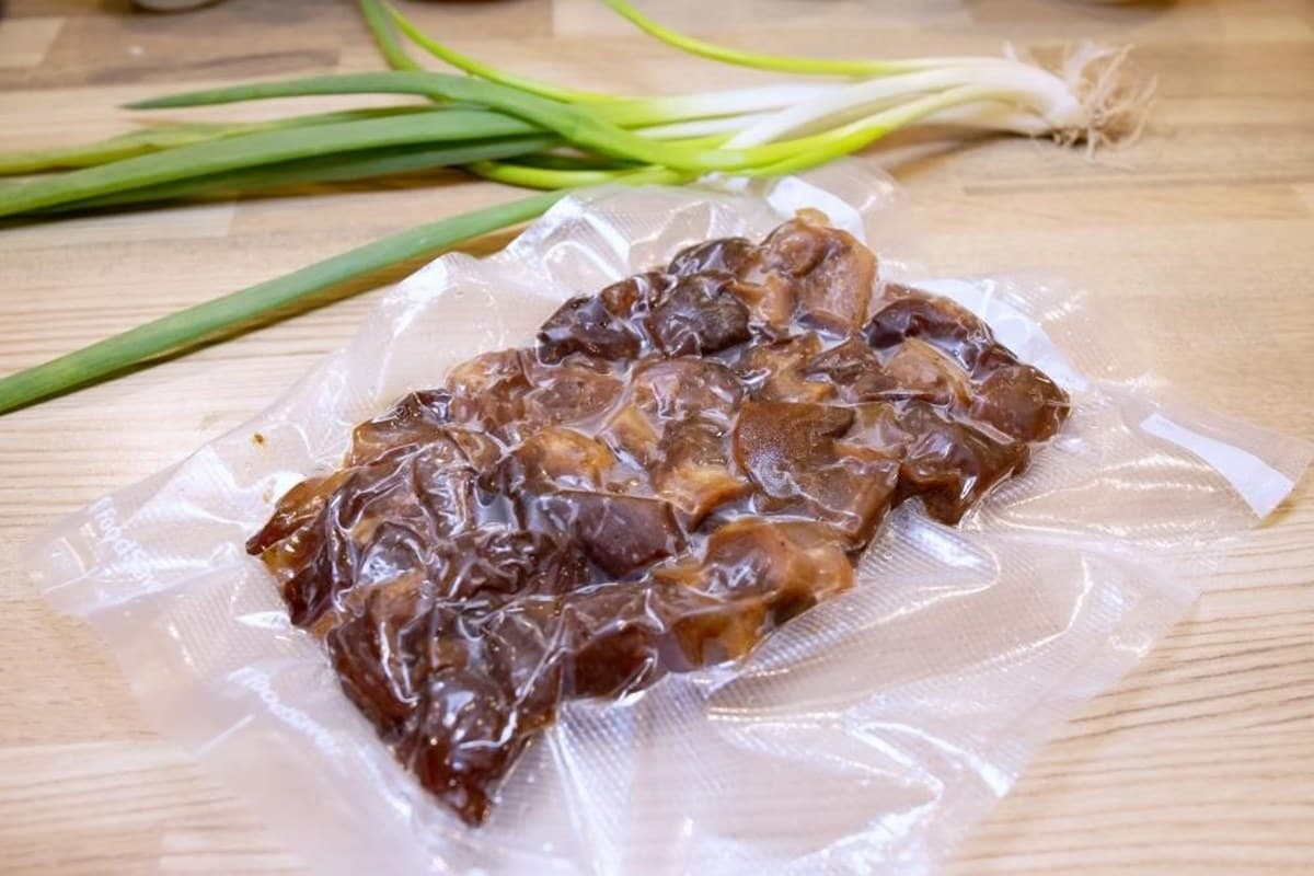 台南美食就是狂!想吃神祕滷牛肉要到「書局」買,老饕最推一咬即斷厚牛肚 台南美食就是狂!想吃神祕滷牛肉要到「書局」買,老饕最推一咬即斷厚牛肚