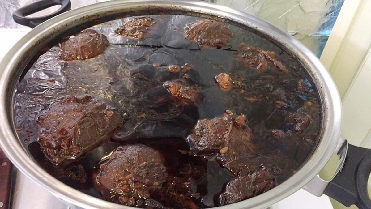 台南美食就是狂!想吃神祕滷牛肉要到「書局」買,老饕最推一咬即斷厚牛肚 台南美食就是狂!想吃神祕滷牛肉要到「書局」買,老饕最推一咬即斷厚牛肚