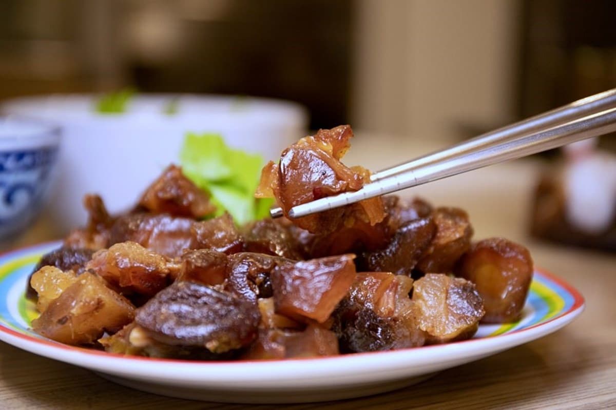 台南美食就是狂!想吃神祕滷牛肉要到「書局」買,老饕最推一咬即斷厚牛肚 台南美食就是狂!想吃神祕滷牛肉要到「書局」買,老饕最推一咬即斷厚牛肚