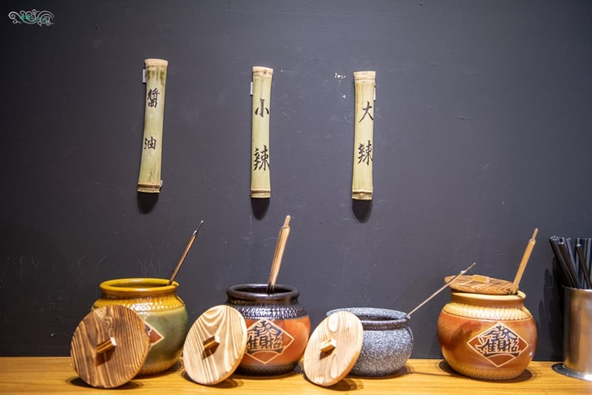 阿嬤的味道！桃園復古小吃必點「實實在在一碗麵」，香甜文昌雞沾特製金桔醬更對味