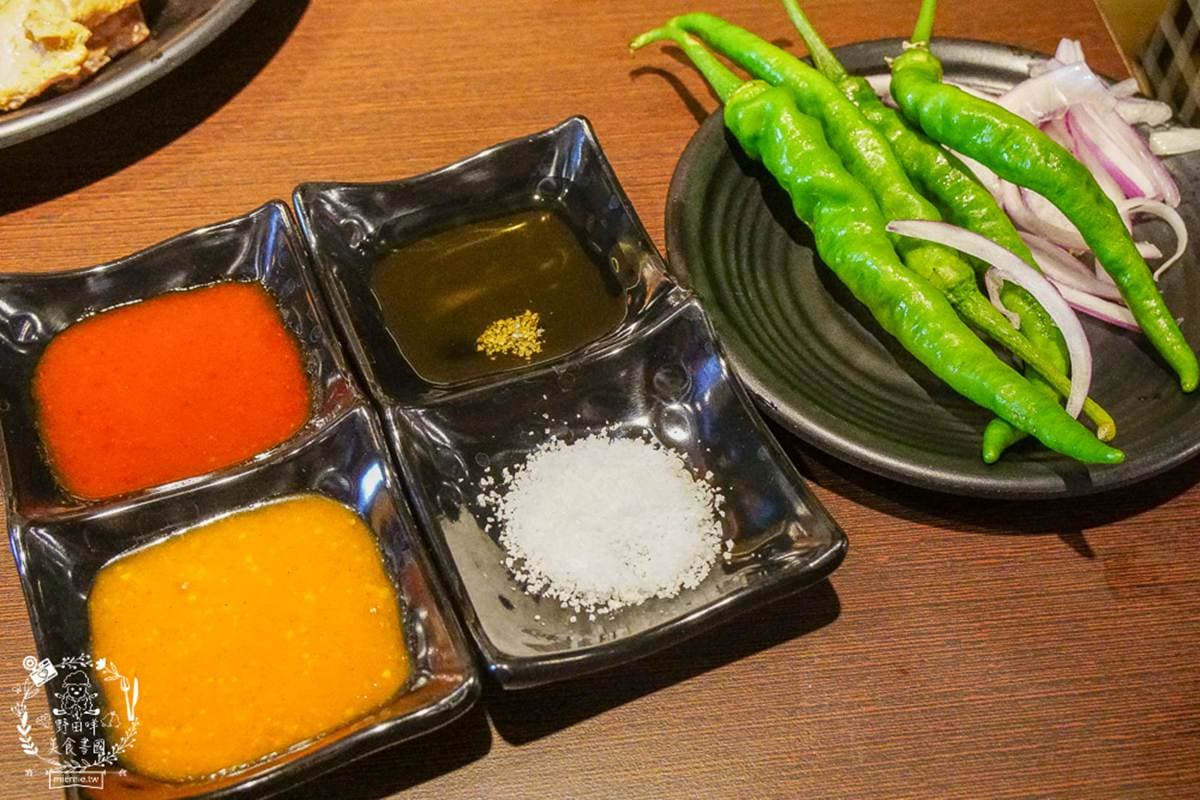 內行教你吃！高雄韓式烤肉吃到飽14種肉品必沾正宗醬料， 還能自製超邪惡痛風鍋