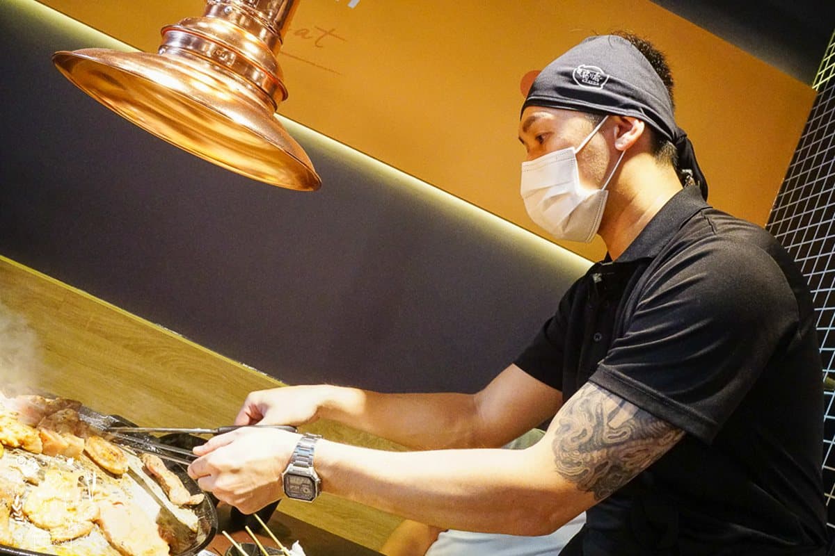 內行教你吃！高雄韓式烤肉吃到飽14種肉品必沾正宗醬料， 還能自製超邪惡痛風鍋
