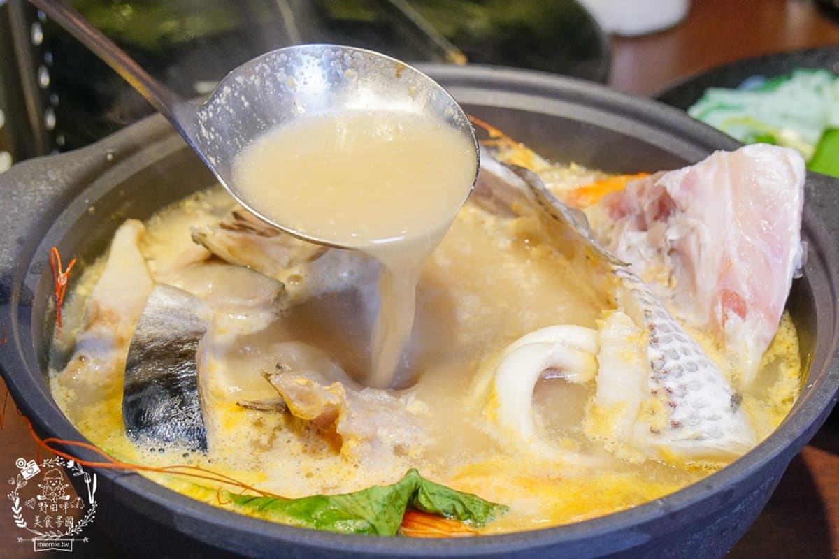 內行教你吃！高雄韓式烤肉吃到飽14種肉品必沾正宗醬料， 還能自製超邪惡痛風鍋