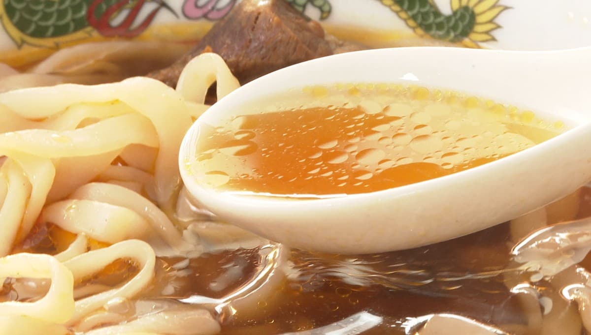 想瘦不想餓！年後減肥即食好料必備這2款：低卡咖哩飯、高纖牛肉麵