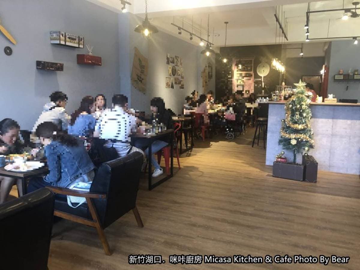 新竹超有哏早午餐！走進販賣機裡吃味噌松阪豬、熱壓吐司，還能跟熊熊士兵拍照