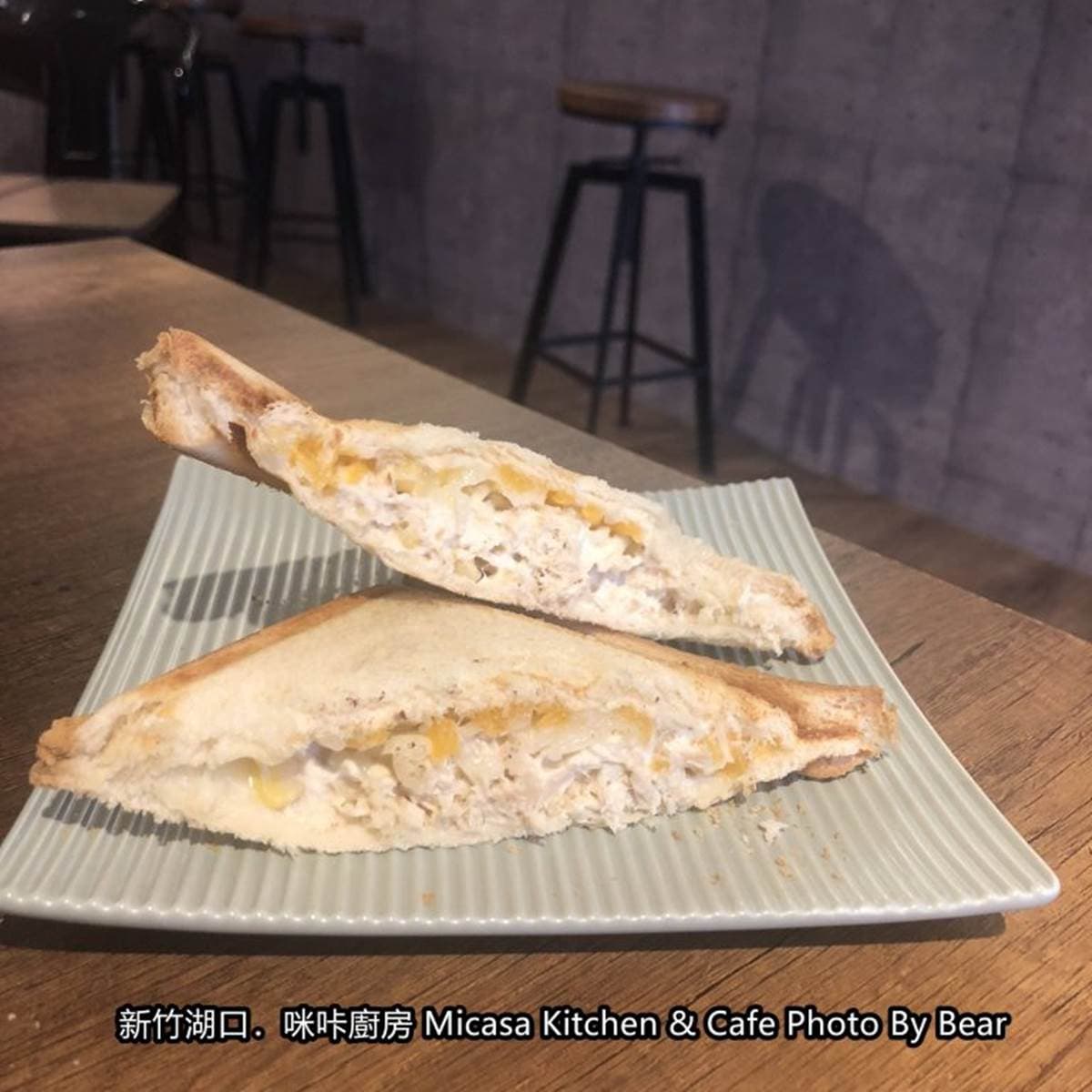 新竹超有哏早午餐！走進販賣機裡吃味噌松阪豬、熱壓吐司，還能跟熊熊士兵拍照