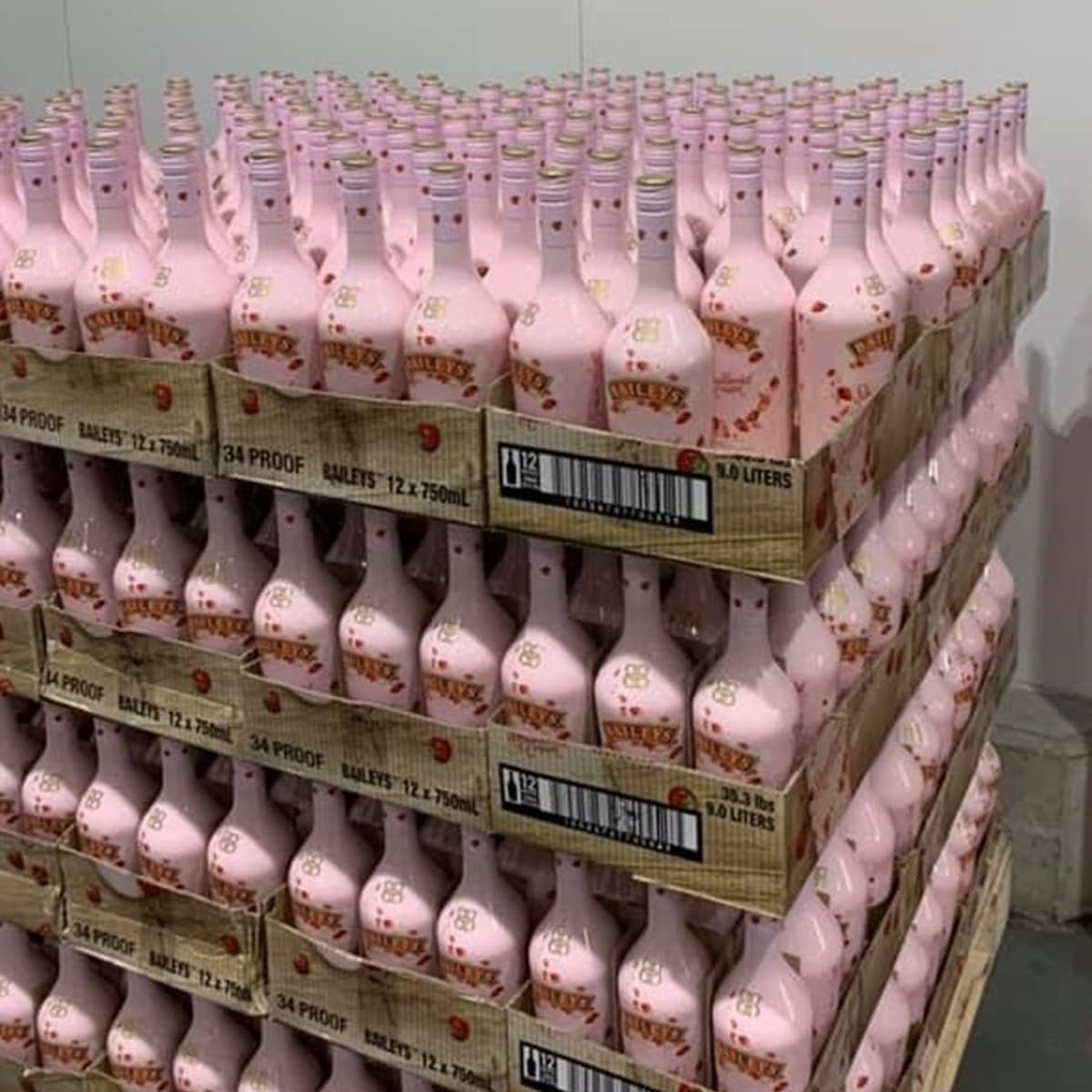 好市多2大神級酒品！粉嫩系「草莓奶酒」夢幻回歸，「微甜白酒」清爽可口必入手