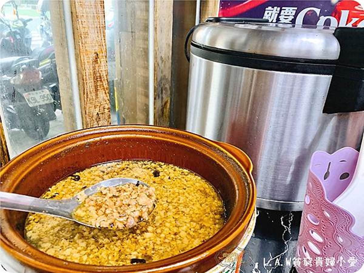 299元吃到飽！桃園超夯火烤兩吃爽嗑50種食材，還能自製泡菜、酸菜白肉鍋底