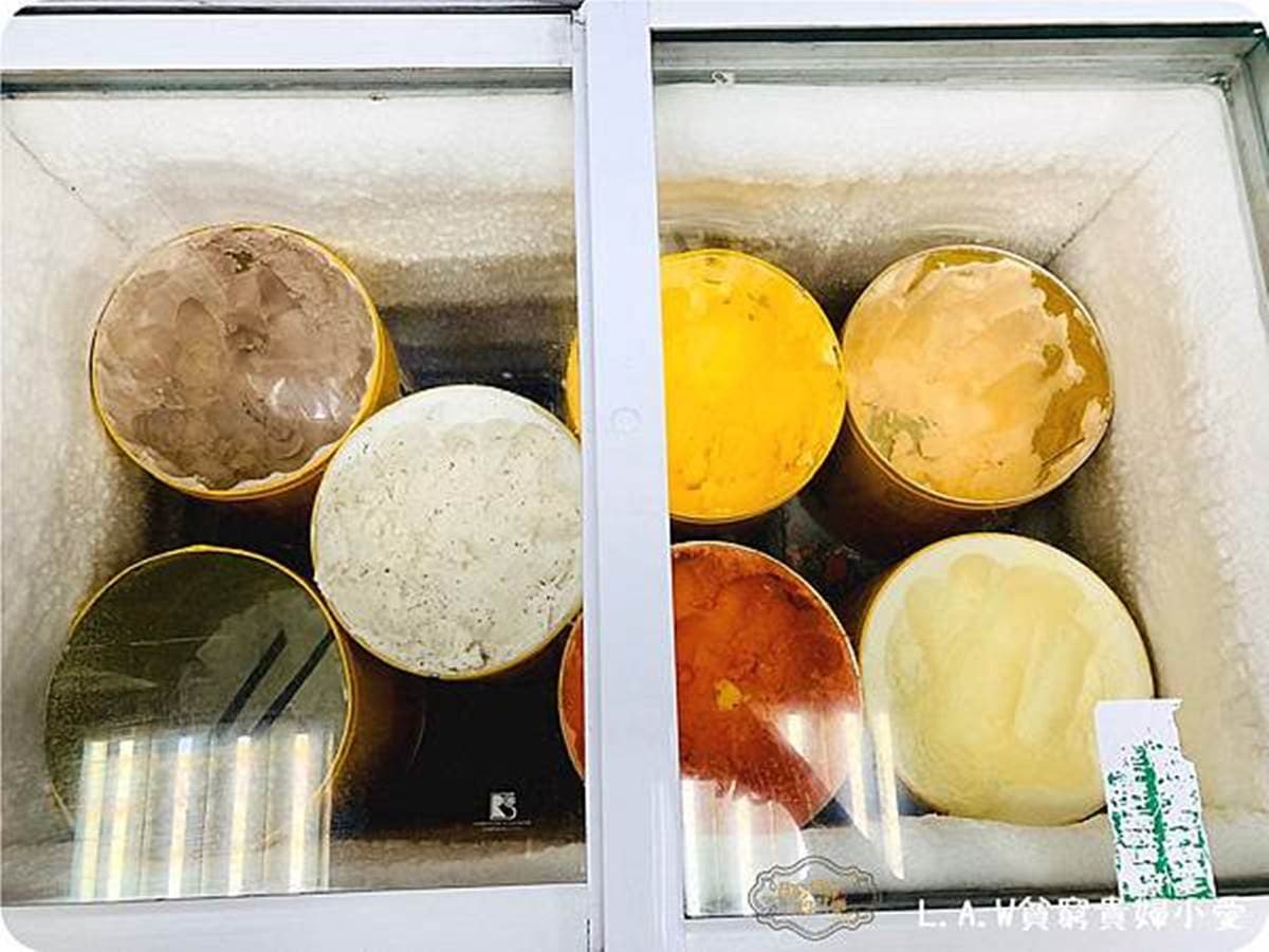 299元吃到飽！桃園超夯火烤兩吃爽嗑50種食材，還能自製泡菜、酸菜白肉鍋底
