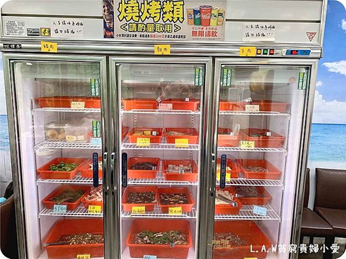 299元吃到飽！桃園超夯火烤兩吃爽嗑50種食材，還能自製泡菜、酸菜白肉鍋底