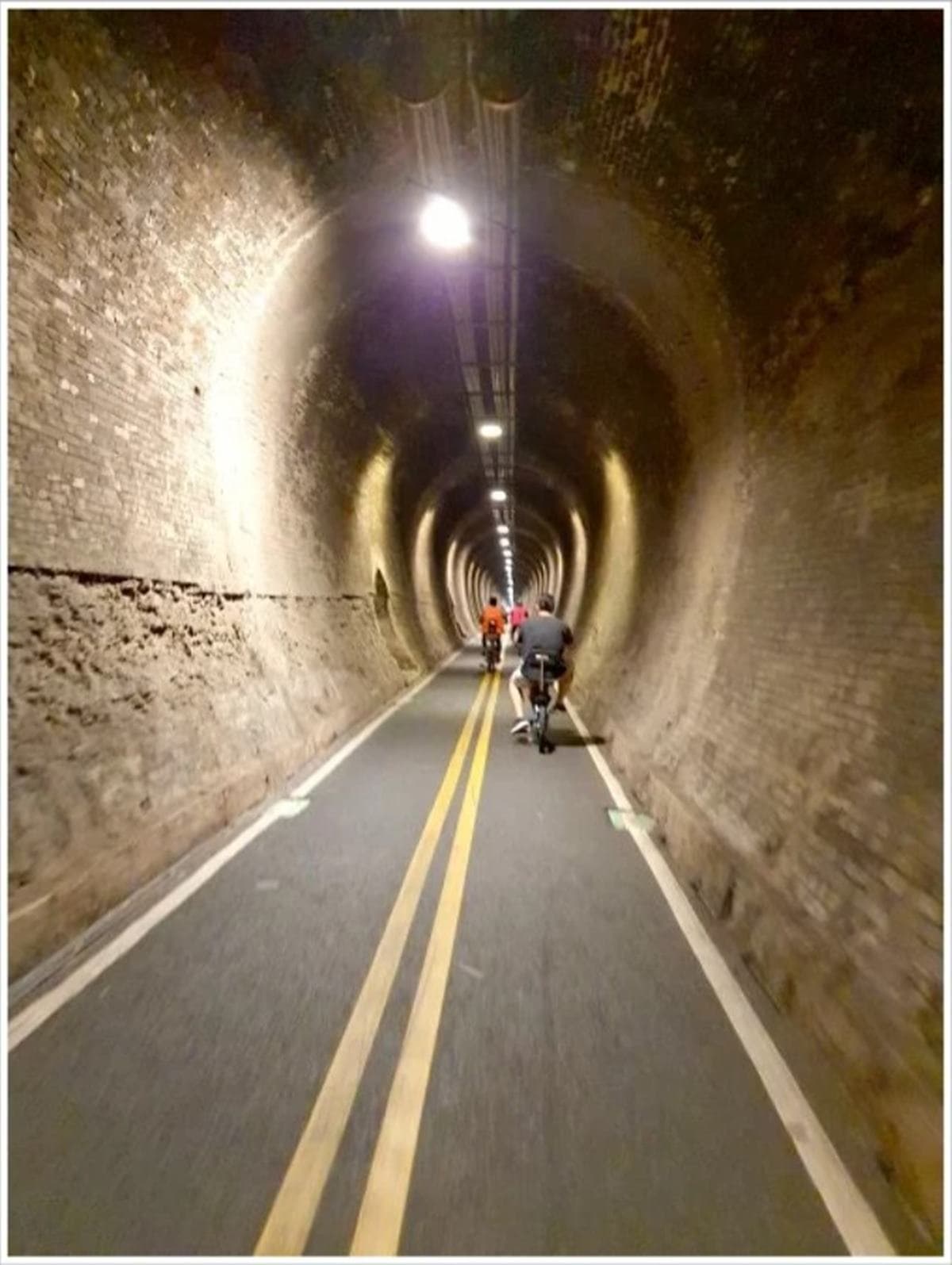 好逛好拍!「雙豐」單車親子遊4打卡點:百年隧道、日治花樑鋼橋、三角玻璃屋冰店 好逛好拍!「雙豐」單車親子遊4打卡點:百年隧道、日治花樑鋼橋、三角玻璃屋冰店