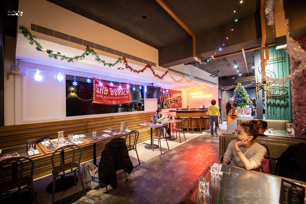 超道地美式餐酒館！金曲歌王激推「砸不爛可樂餅漢堡」，鬼椒雞翅嗜辣者小心上癮