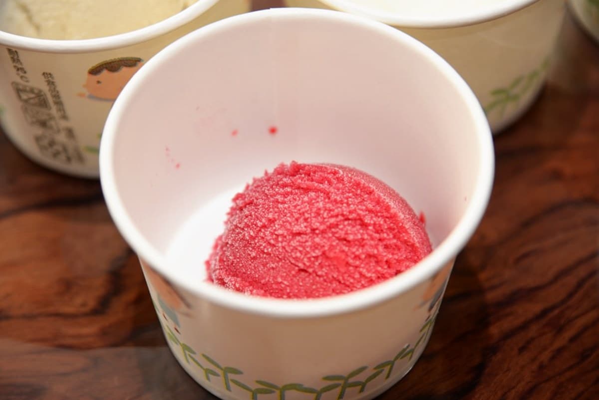 不用飛澎湖!花枝丸觀光工廠必吃道地「小卷麵線」,油飯撒滿干貝絲每口都驚豔 不用飛澎湖!花枝丸觀光工廠必吃道地「小卷麵線」,油飯撒滿干貝絲每口都驚豔