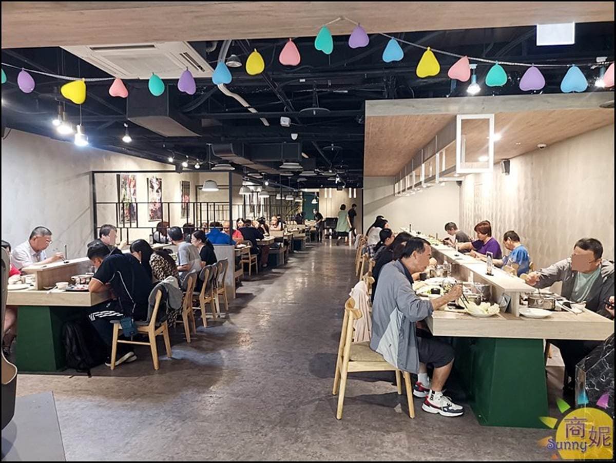 單身也能嗑！台中3家吃到飽個人鍋：迴轉餐檯、超澎派自助吧、超過20樣小農蔬食