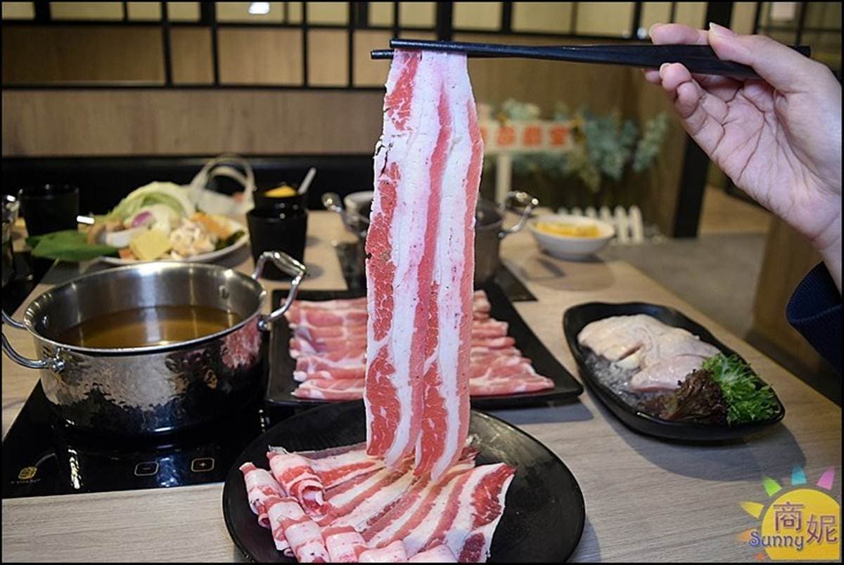 單身也能嗑！台中3家吃到飽個人鍋：迴轉餐檯、超澎派自助吧、超過20樣小農蔬食