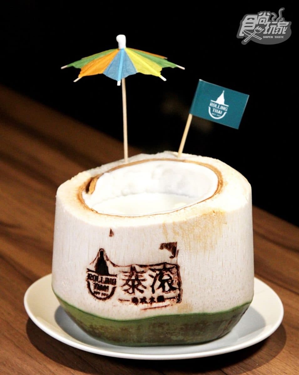 【新開店】屬牛、金牛座送588元泰奶塔！超狂叢林風泰式火鍋插旗台中，室內竟能賞月