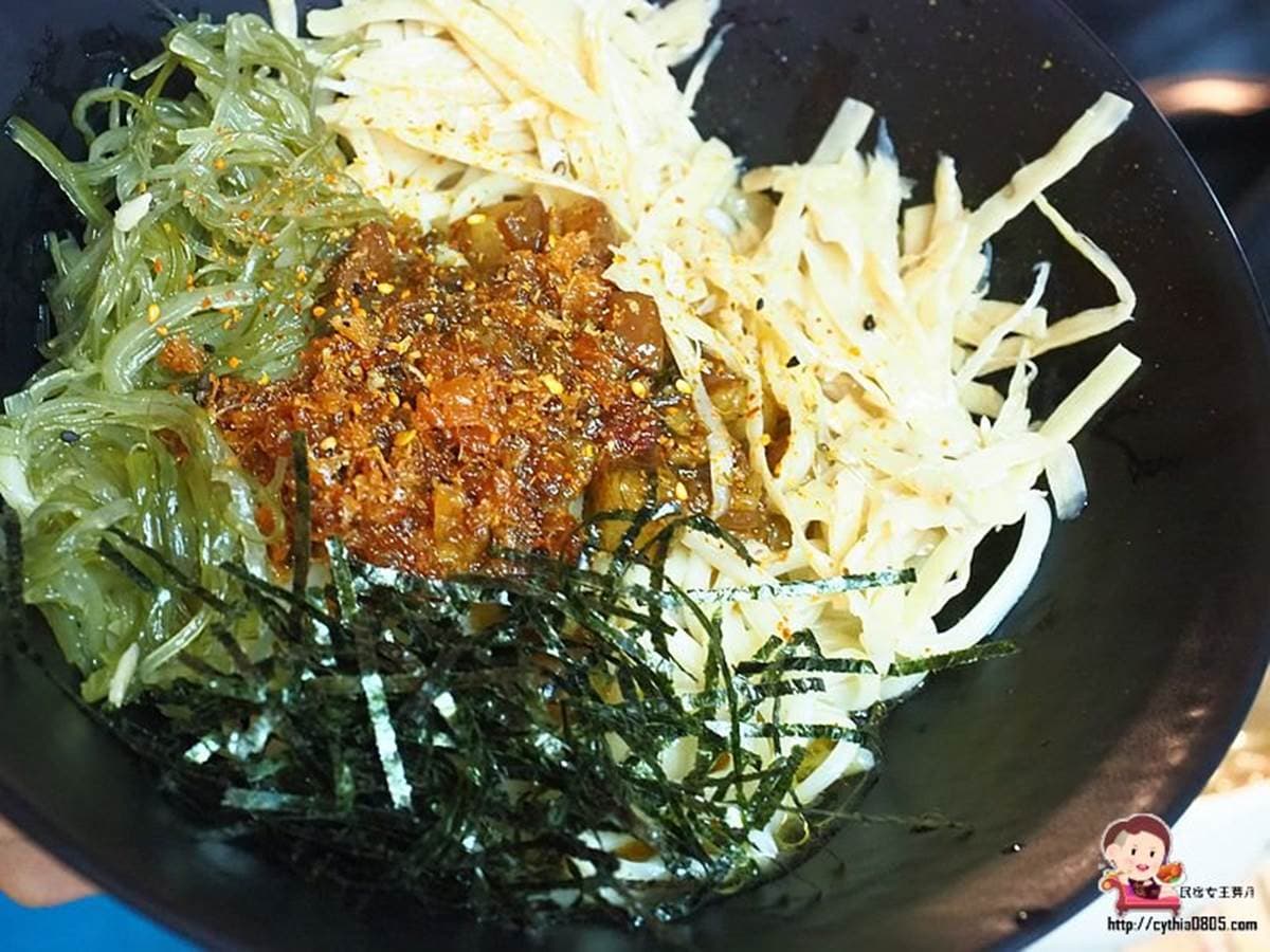 在地人帶路才吃得到!桃園5家無招牌美食:整隻蝦蒸餃、鐵皮屋烤香腸、私房熱炒店 在地人帶路才吃得到!桃園5家無招牌美食:整隻蝦蒸餃、鐵皮屋烤香腸、私房熱炒店