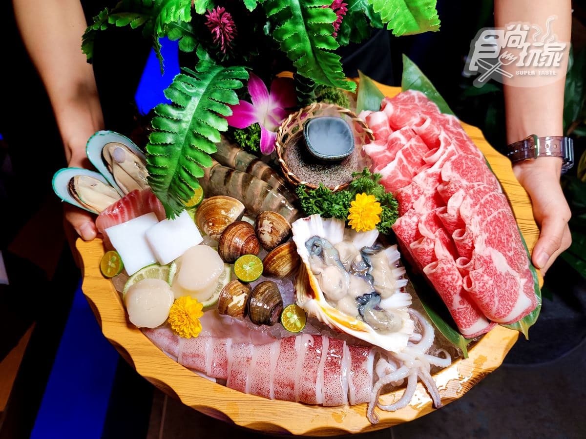 【新開店】屬牛、金牛座送588元泰奶塔！超狂叢林風泰式火鍋插旗台中，室內竟能賞月