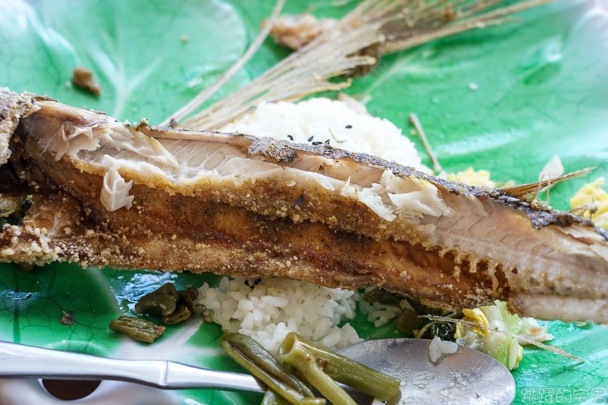 蘭嶼必吃！人氣冰店嗑整隻炸飛魚，必點「雯雯特調」嘗得到在地芋頭