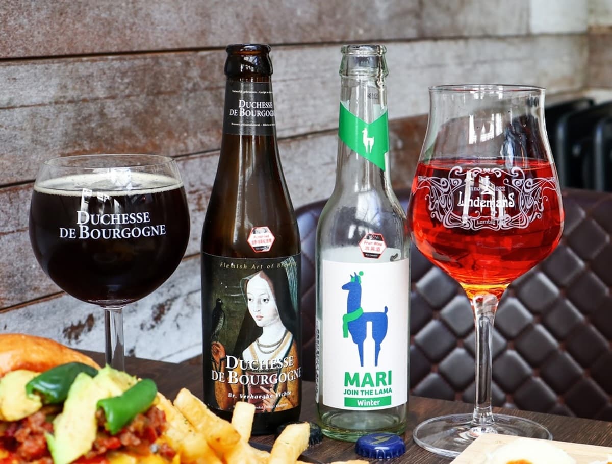 免出國爽喝30國精釀啤酒！台北厲害美式餐酒館必點煙燻肋排，肉控加碼吃巨無霸戰斧牛