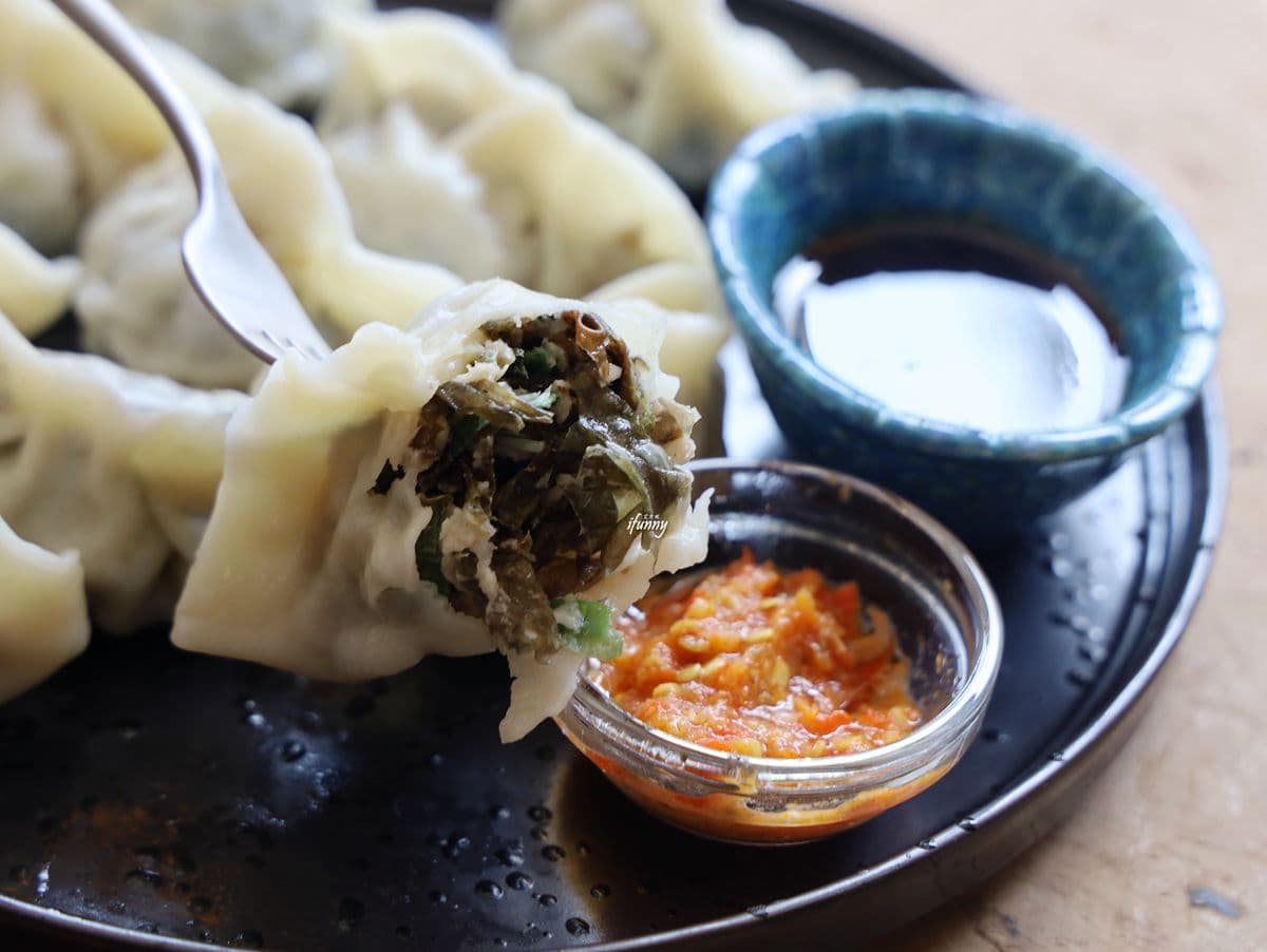 【新開店】偽出國！古董歐風咖啡廳藏身鐵皮屋，必點每日手作布丁、神祕黑菜水餃