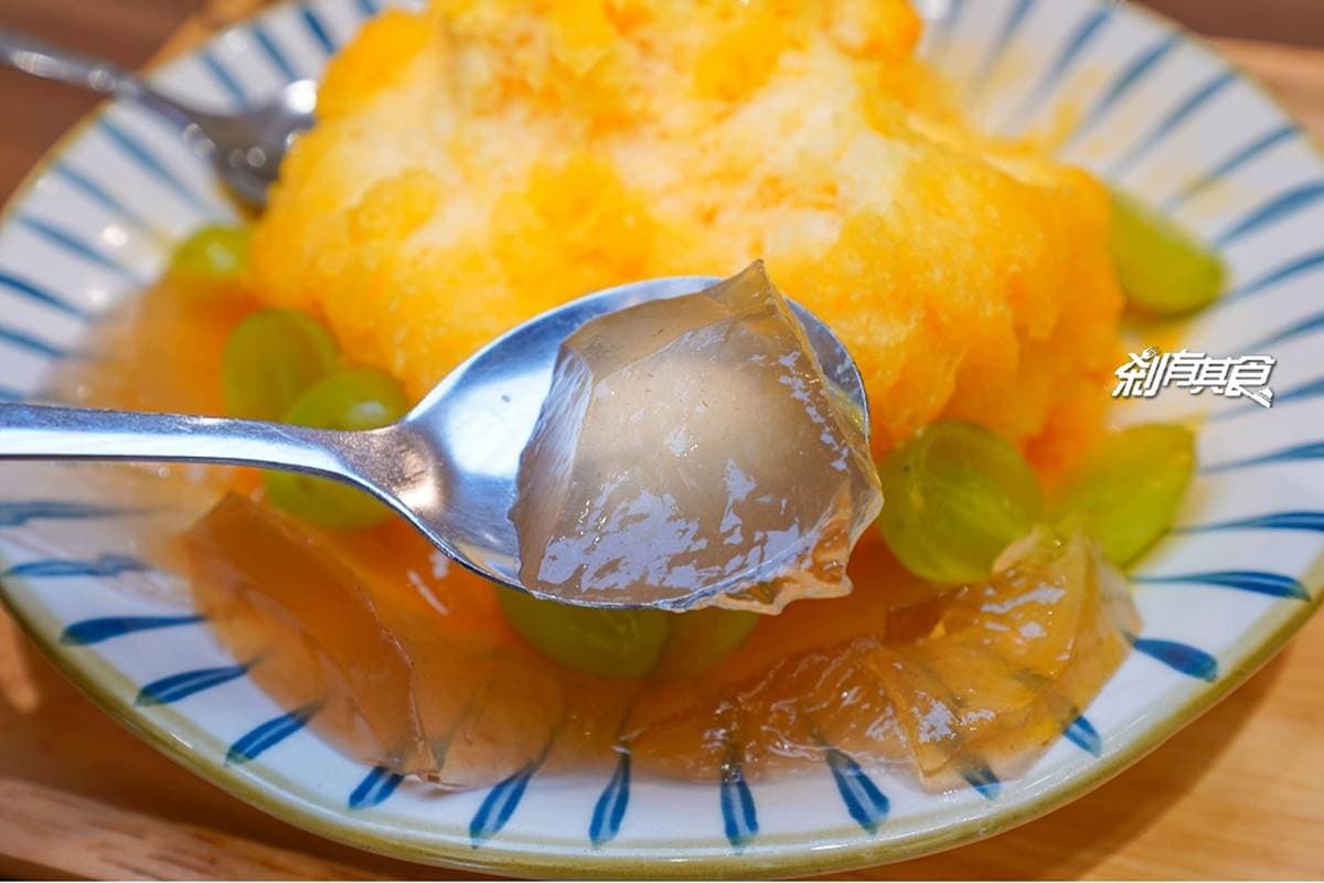 【新開店】打卡日系老宅！台中蜜柑雪花冰加整杯「君度橙酒」，提拉米蘇口味藏Oreo