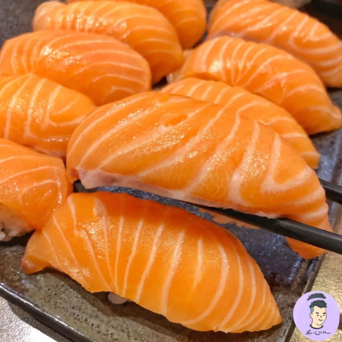 【新開店】鮭魚控衝台南!大塊厚切握壽司1貫只要30元,部落客激推招牌咖哩也必點 【新開店】鮭魚控衝台南!大塊厚切握壽司1貫只要30元,部落客激推招牌咖哩也必點