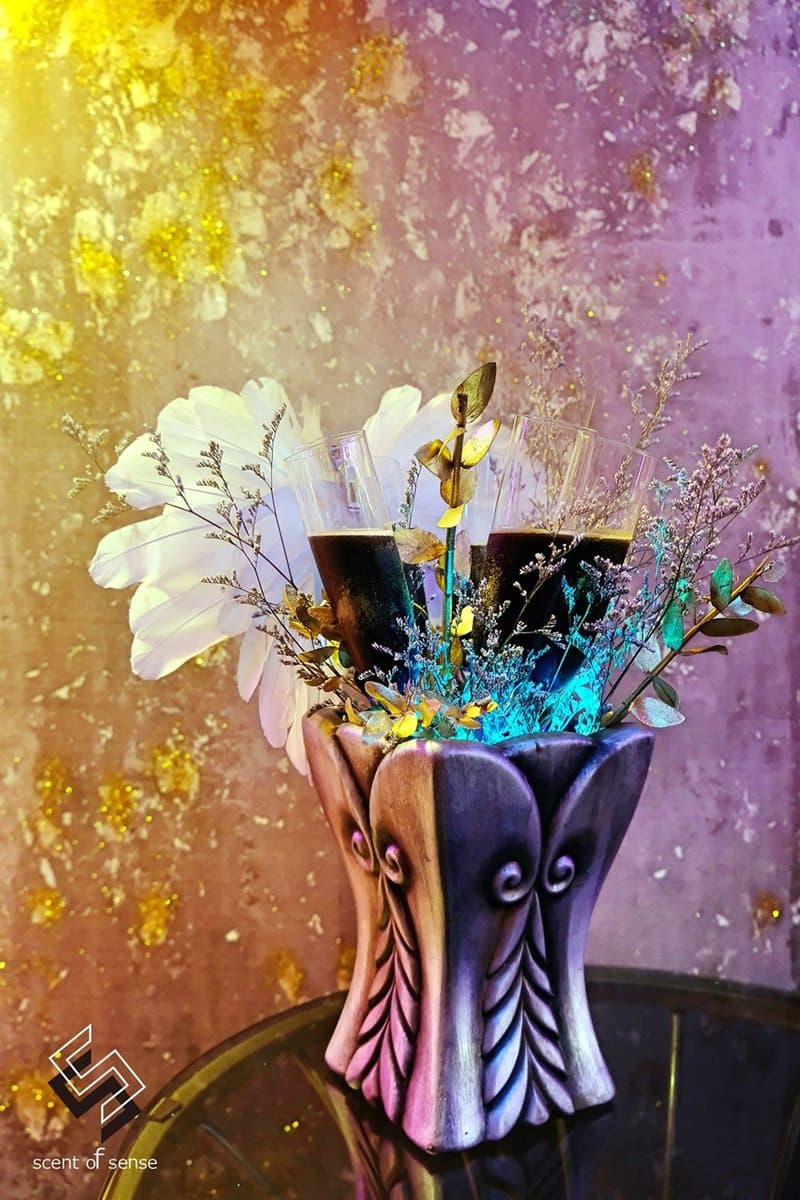 想醉先預約！台中「魔幻紫」酒吧必喝每日限量招牌，香水瓶調酒有濃濃荔枝、玫瑰香