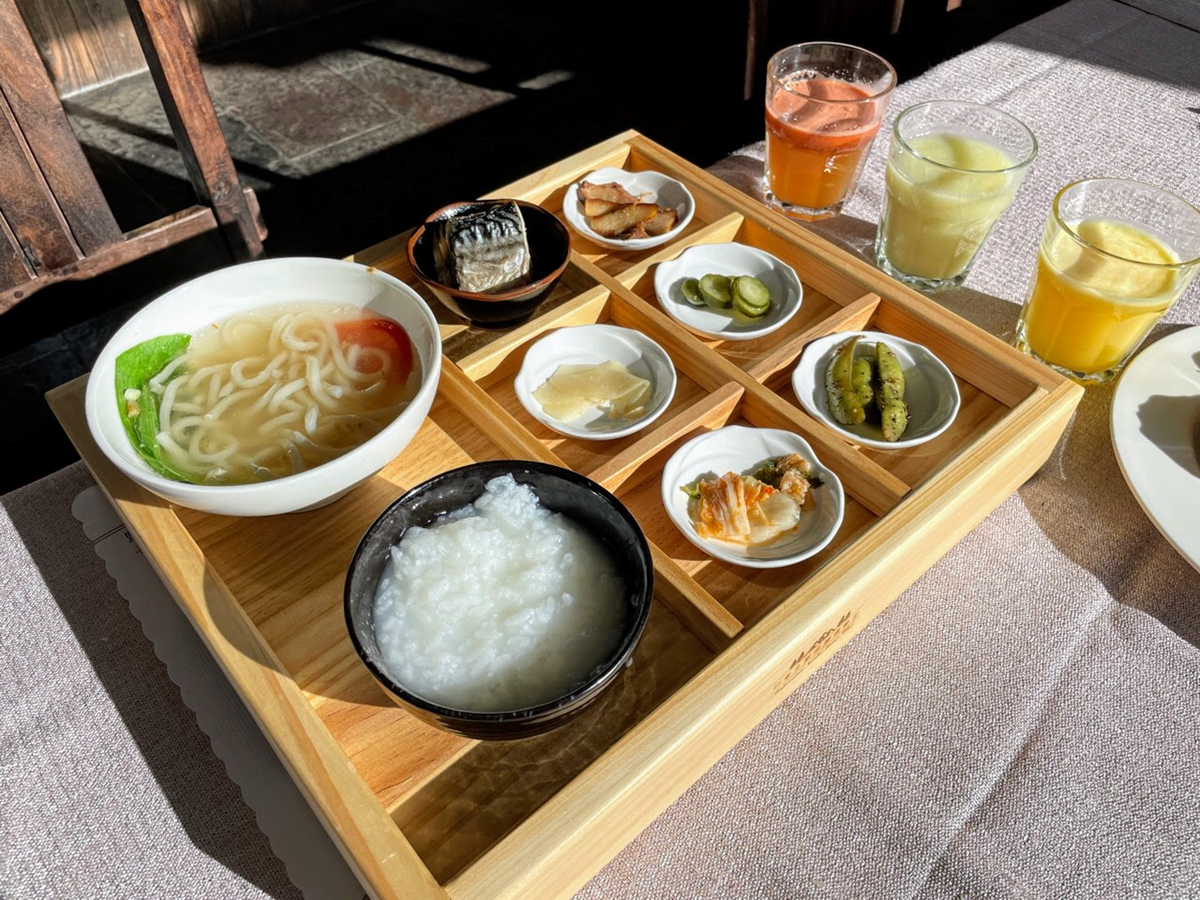 擁抱無敵山景！清境歐風莊園旅店「無邊際泳池」超美拍，還能一邊泡澡一邊看星星