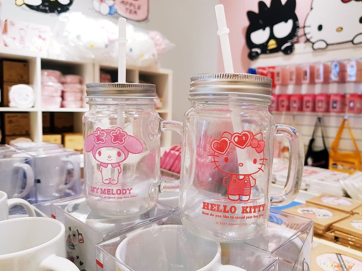 最新「三麗鷗悠閒時光期間限定店」登場，搶拍4大粉萌場景、吃美樂蒂草莓冰淇淋