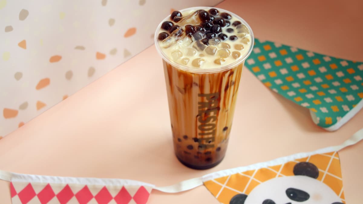 歡慶15周年！鮮茶道黑白雙星「熊貓珍珠奶茶」帶著黑糖回來啦