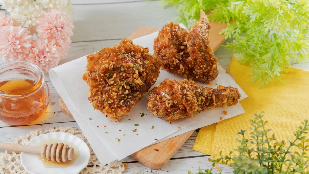 野餐配炸雞最對味!肯德基推「蜂蜜醬脆雞」,一口咬下濃郁蜂蜜蒜香超過癮