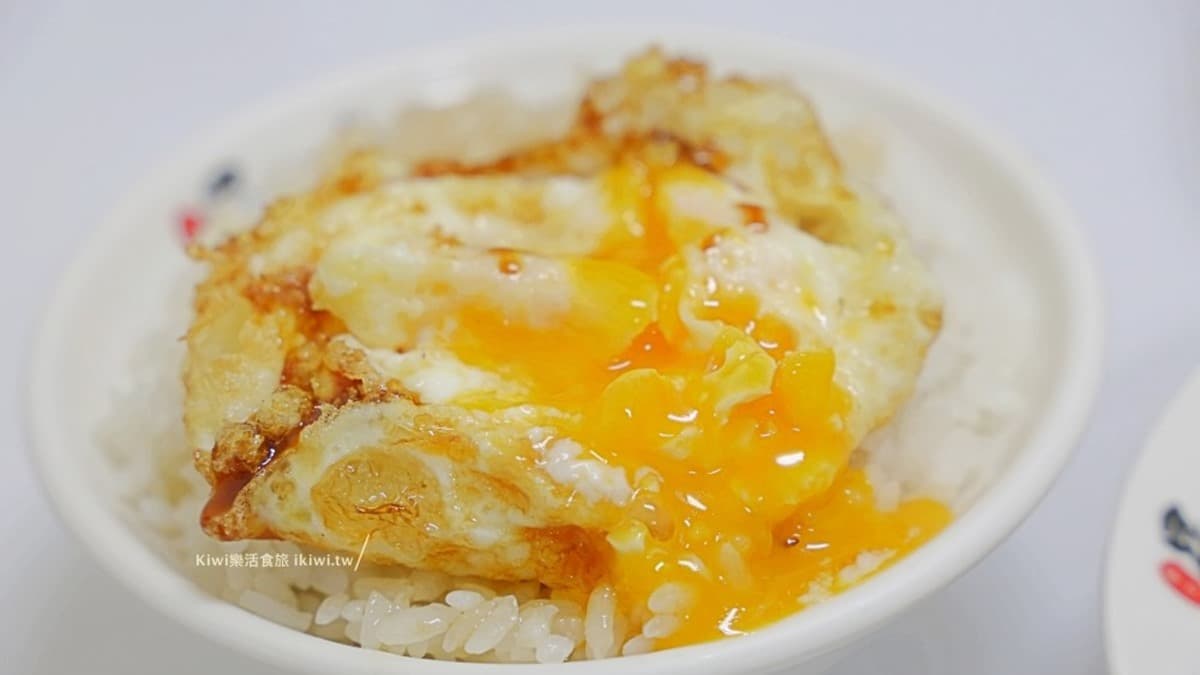在地人很愛！彰化人氣店祕滷爌肉超軟嫩，週一還有「滿滿排骨」免費大補湯