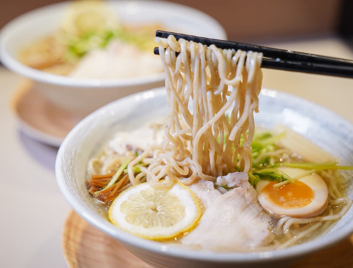 日本人氣柚子拉麵這裡吃得到！必點跳tone柚香醬油，湯頭回甘不輸東京AFURI