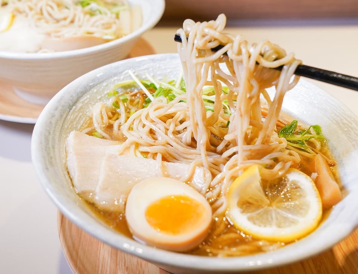 日本人氣柚子拉麵這裡吃得到！必點跳tone柚香醬油，湯頭回甘不輸東京AFURI