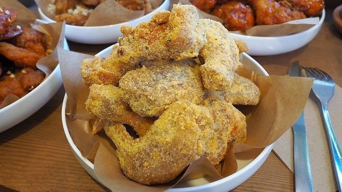 IG拍起來!超有哏「韓式冰酥」玉米撒黑胡椒竟對味,限量版番茄包「蜜餞」也必點 IG拍起來!超有哏「韓式冰酥」玉米撒黑胡椒竟對味,限量版番茄包「蜜餞」也必點