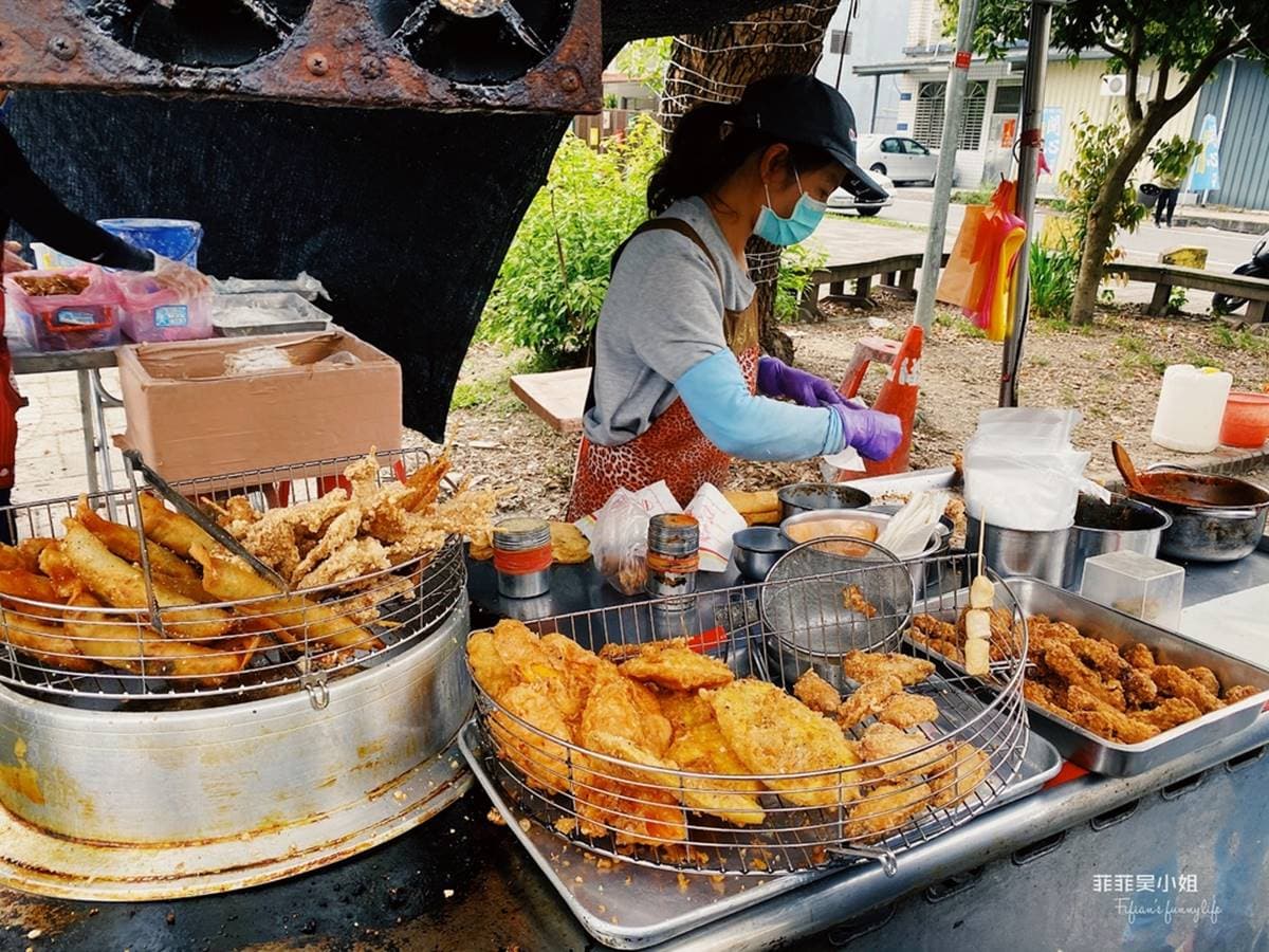 宜蘭隱藏版銅板小吃！手掌長「炸肉串」只要10元，還有唰嘴龍鳳腿也必點