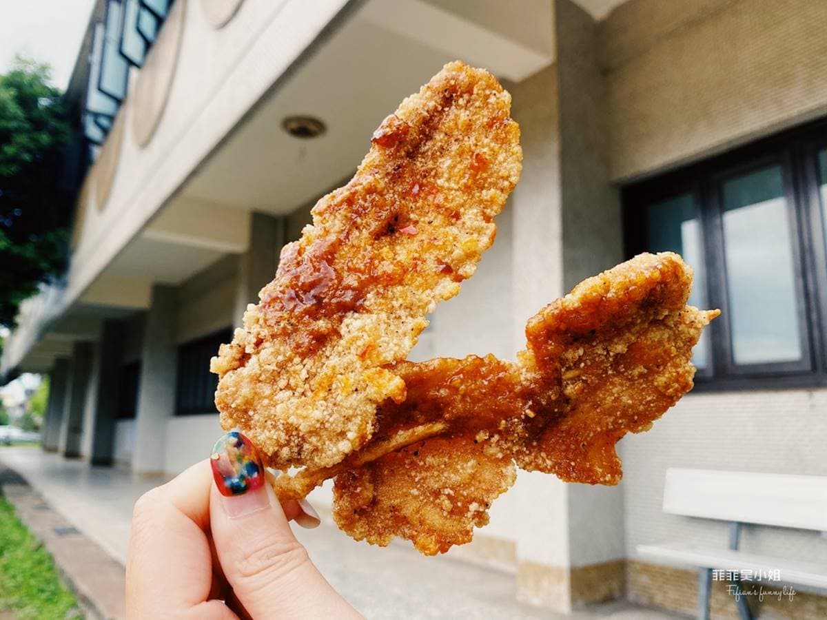 宜蘭隱藏版銅板小吃！手掌長「炸肉串」只要10元，還有唰嘴龍鳳腿也必點