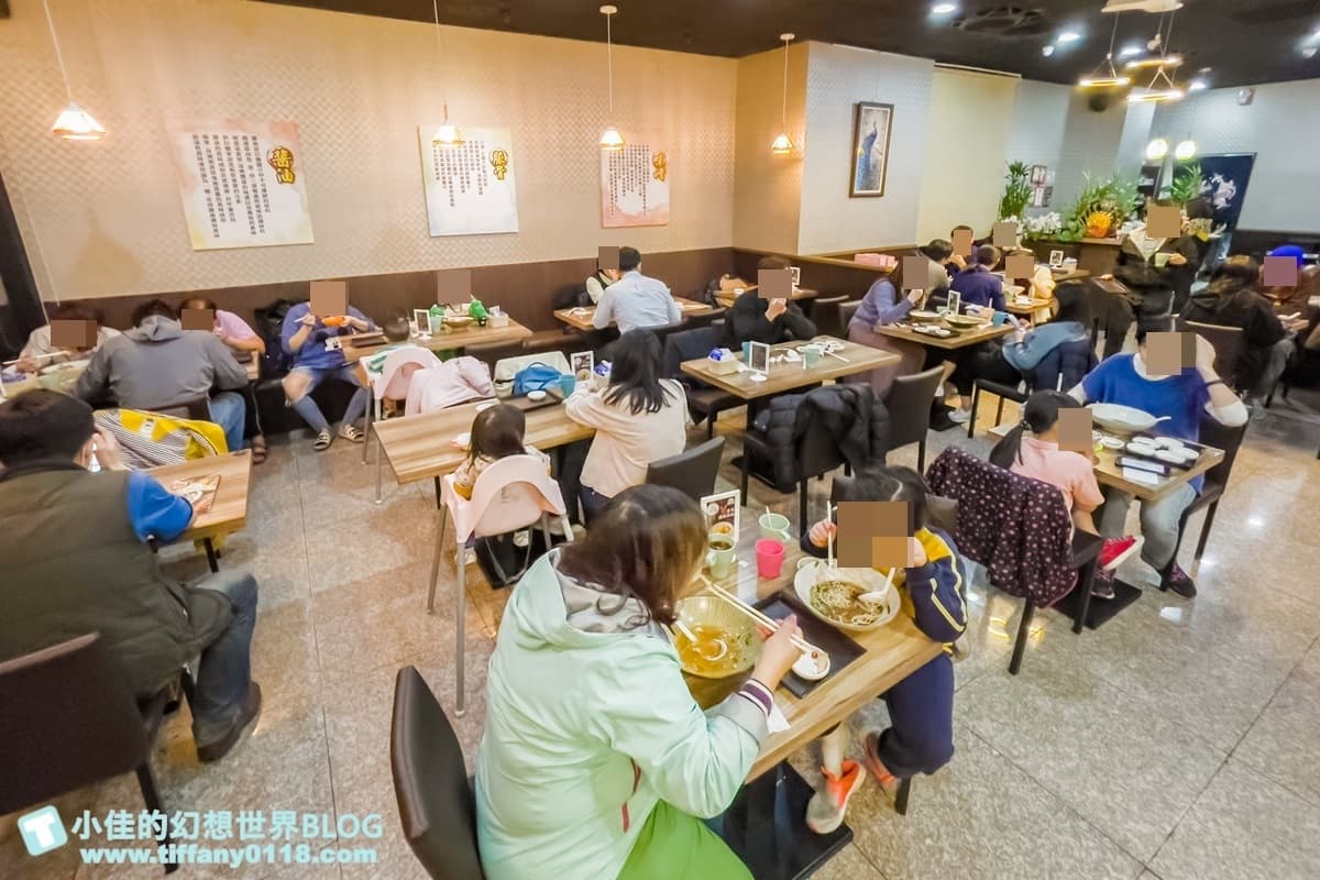 高CP人氣拉麵！165元起就有50種小菜吃到飽，必點濃郁燒肉、清甜鮮蝦小卷